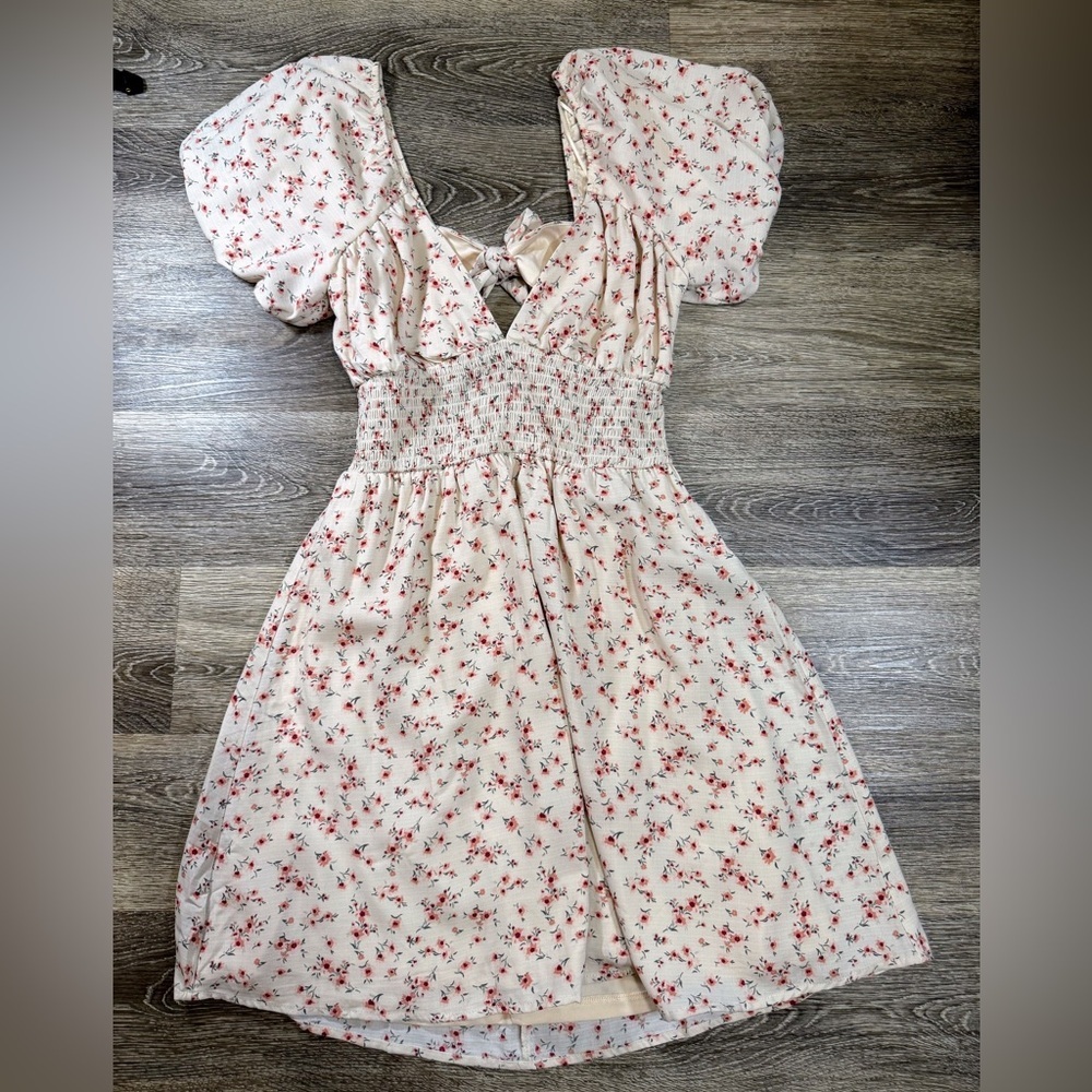 Dee elly Dress‎ Womens Sz:M Cream Peach Floral NWT Mini Cottagecore Babydoll